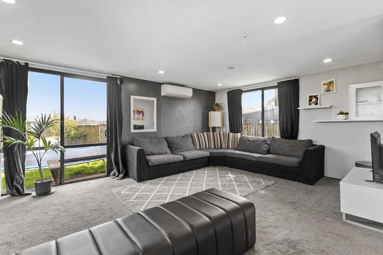 Photo of property in 26 Heathdale Crescent, Papakura, 2110