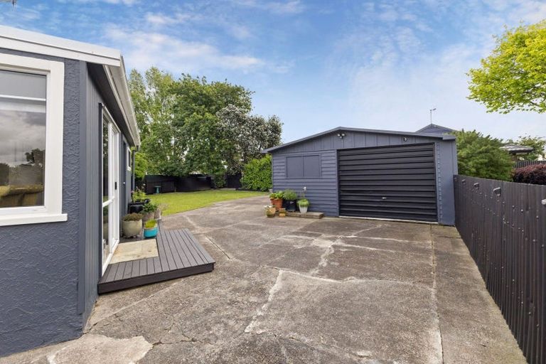 Photo of property in 19 Battersea Place, Roslyn, Palmerston North, 4414