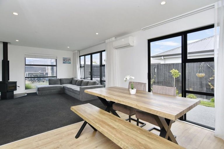 Photo of property in 32 Tara Crescent, Woodend, 7610