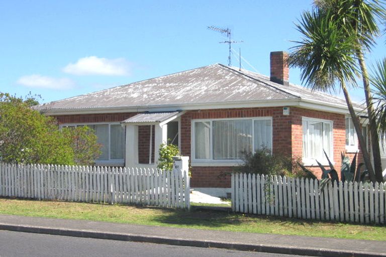 Photo of property in 3/87 Manuka Road, Bayview, Auckland, 0629