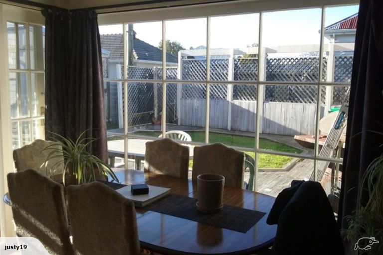 Photo of property in 77 Mathesons Road, Phillipstown, Christchurch, 8011