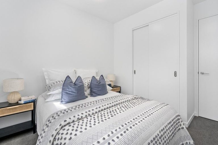 Photo of property in 69u2 Tiketike Way, Brooklyn, Wellington, 6021