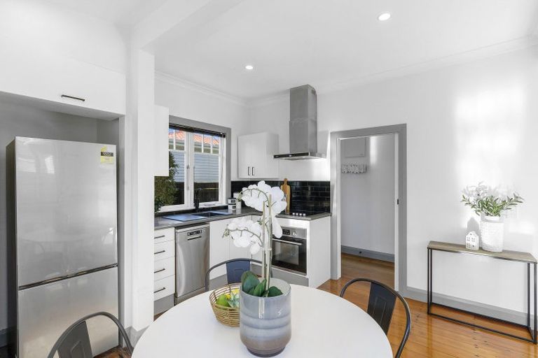 Photo of property in 19a Montague Street, Alicetown, Lower Hutt, 5010