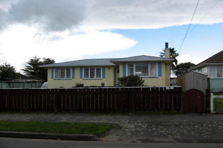 Photo of property in 5 Cameron Crescent, Masterton, 5810