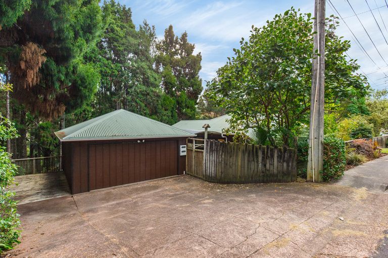 Photo of property in 304 Huia Road, Titirangi, Auckland, 0604