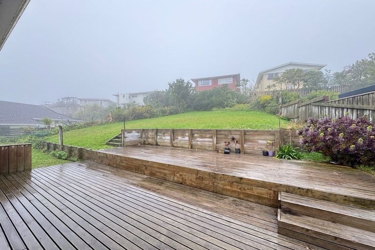 Photo of property in 15 Rice Crescent, Newlands, Wellington, 6037