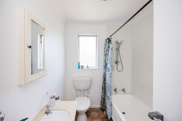 Photo of property in 61 Hillcrest Drive, Kelvin Grove, Palmerston North, 4414