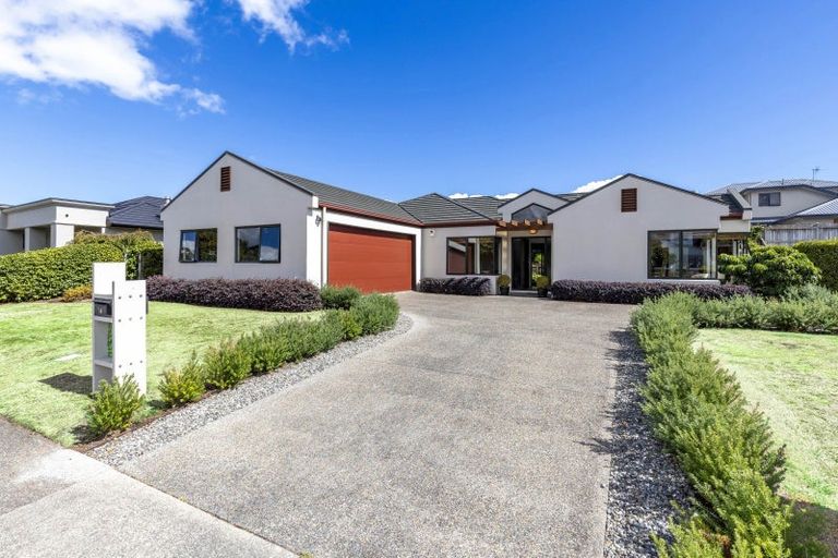 Photo of property in 14 San Priamo Place, Paraparaumu Beach, Paraparaumu, 5032