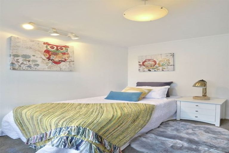 Photo of property in 33 Mccrystal Avenue, Eastern Beach, Auckland, 2012