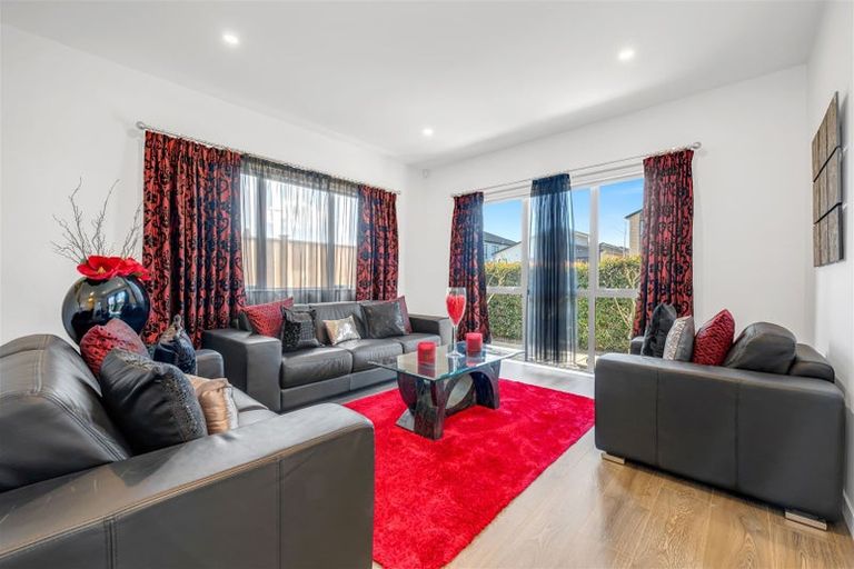 Photo of property in 39 Hikuawa Road, Flat Bush, Auckland, 2019