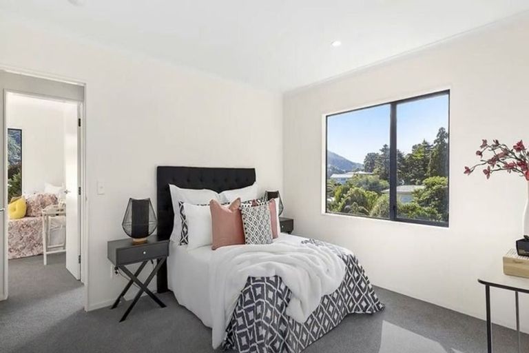 Photo of property in 7u2 Carleton Terrace, Tawa, Wellington, 5028