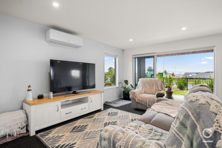 Photo of property in 7 Manotini Way, Pyes Pa, Tauranga, 3112