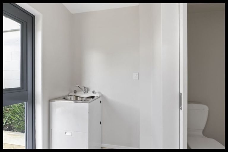 Photo of property in 25u2 Hollies Crescent, Johnsonville, Wellington, 6037