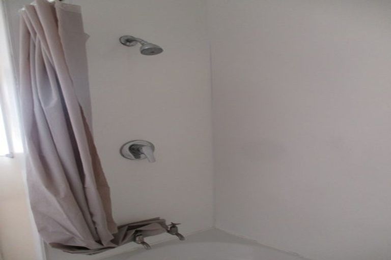 Photo of property in 76 Helena Street, Massey, Auckland, 0614