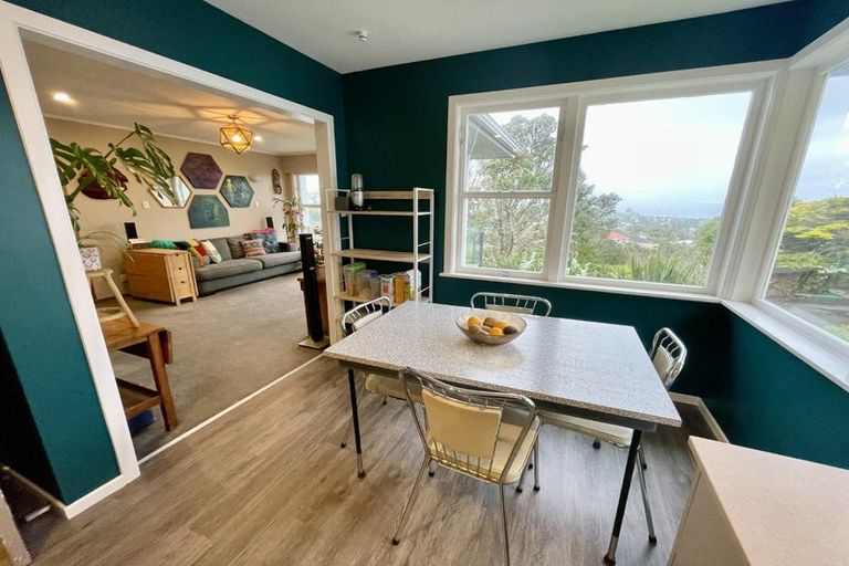 Photo of property in 19 Salford Street, Newlands, Wellington, 6037