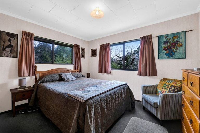 Photo of property in 18 Onaero Beach Road, Onaero, Waitara, 4383