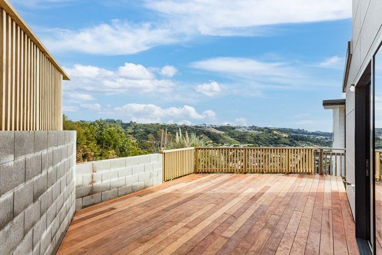 Photo of property in 1 Trysail Place, Whitby, Porirua, 5024
