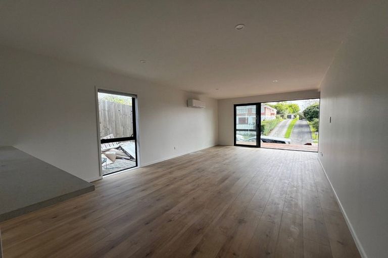 Photo of property in 21 Divich Avenue, Te Atatu South, Auckland, 0610