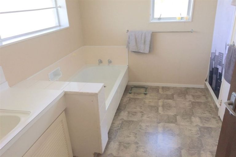Photo of property in 5 Jonathon Street, Brookfield, Tauranga, 3110