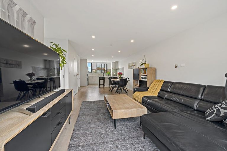 Photo of property in 14 Kearns Drive, Hobsonville, Auckland, 0616