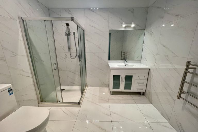 Photo of property in 6b Carlos Drive, Flat Bush, Auckland, 2016