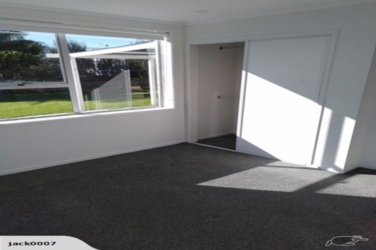 Photo of property in 41 Pohutukawa Avenue, Red Beach, 0932