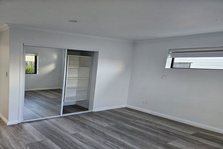Photo of property in 15 Cambridge Road, Riverhead, 0820