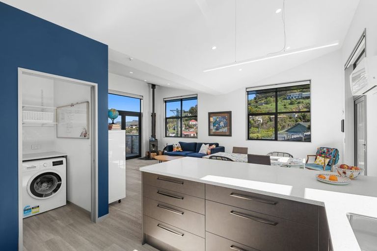 Photo of property in 6 Selwyn Road, Lyttelton, 8082