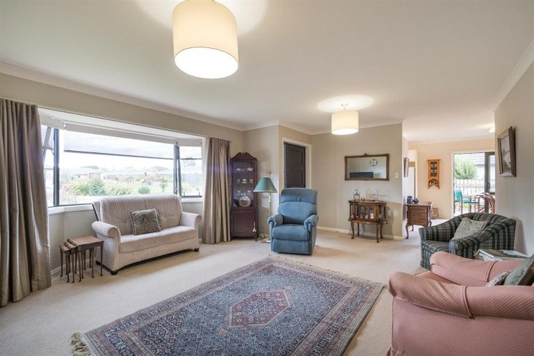 Photo of property in 12 Barnett Drive, Marton, 4710