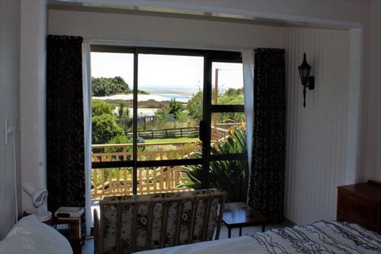 Photo of property in 50 Rangihaeata Road, Rangihaeata, Takaka, 7182