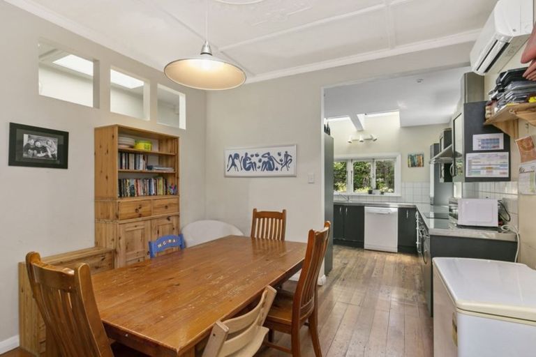 Photo of property in 90 Curtis Street, Northland, Wellington, 6012