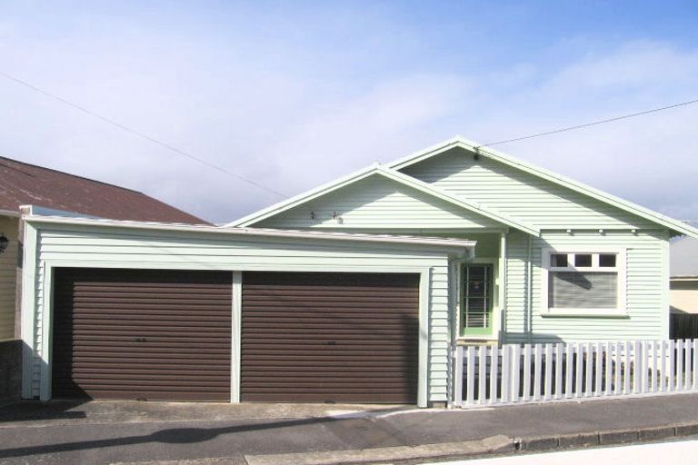 Photo of property in 13 Freyberg Street, Lyall Bay, Wellington, 6022
