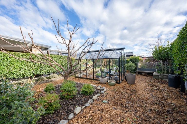 Photo of property in 41 Minaret Ridge, Wanaka, 9305