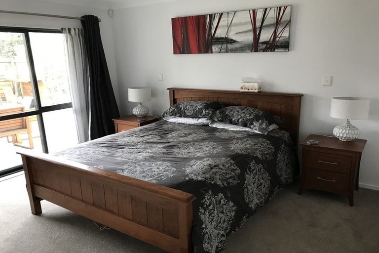 Photo of property in 22 Ripple Grove, Waiuku, 2123