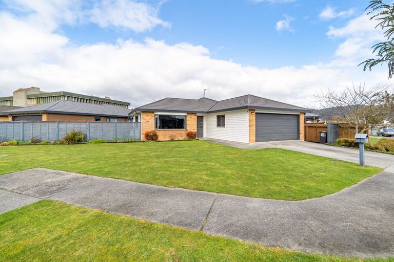 Photo of property in 13 Talbot Grove, Trentham, Upper Hutt, 5018
