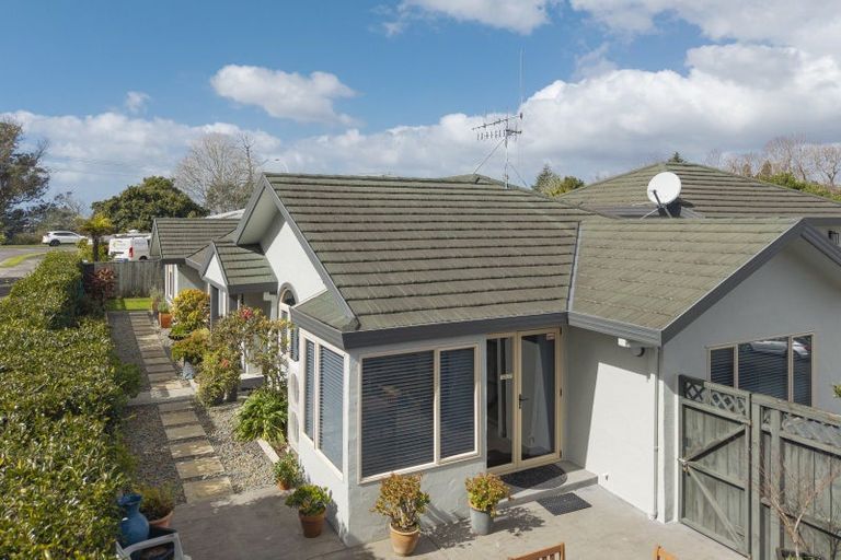 Photo of property in 1 Guildford Place, Bethlehem, Tauranga, 3110