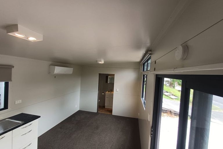 Photo of property in 34 Finn Place, Totara Vale, Auckland, 0629