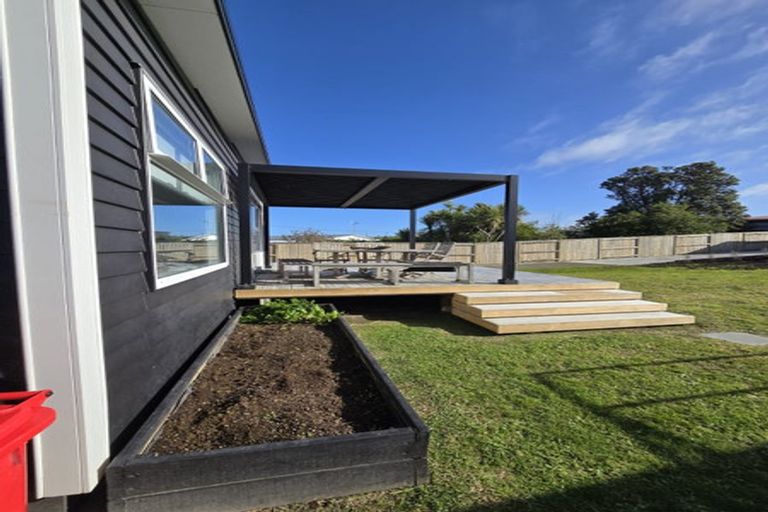 Photo of property in 13 Chaffey Street, Foxton Beach, Foxton, 4815