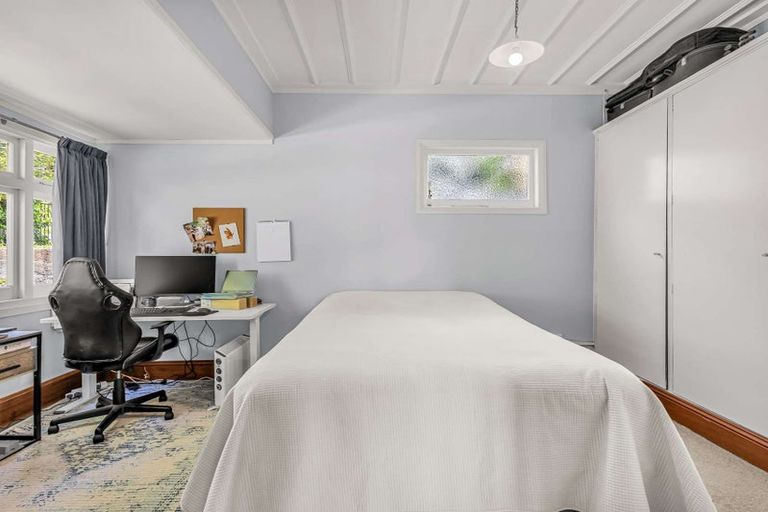 Photo of property in 32 Coote Road, Bluff Hill, Napier, 4110