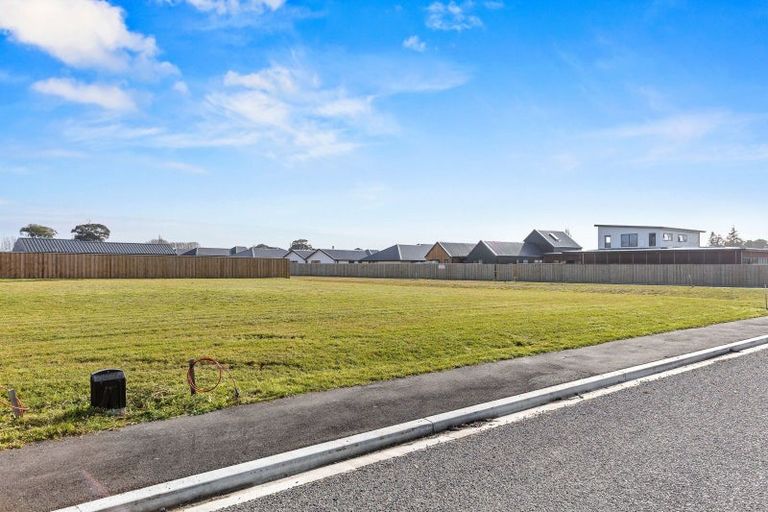 Photo of property in 37 Hawkins Road, Marshland, Christchurch, 8051