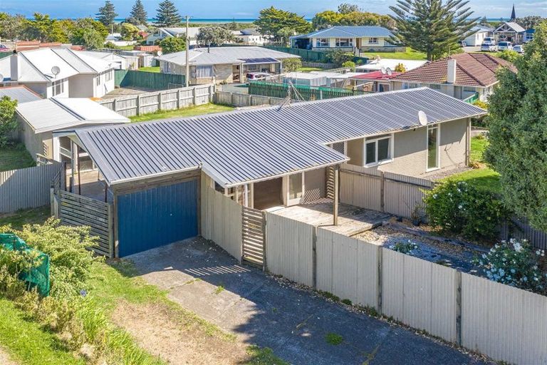 Photo of property in 44 Manuka Street, Castlecliff, Whanganui, 4501