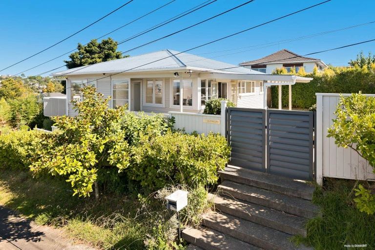 Photo of property in 50 Arran Road, Browns Bay, Auckland, 0630