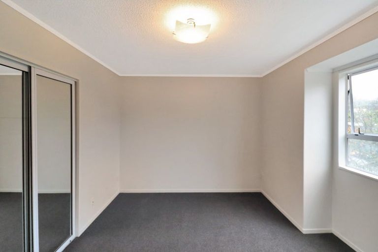 Photo of property in 24 Wagon Road, Stokes Valley, Lower Hutt, 5019