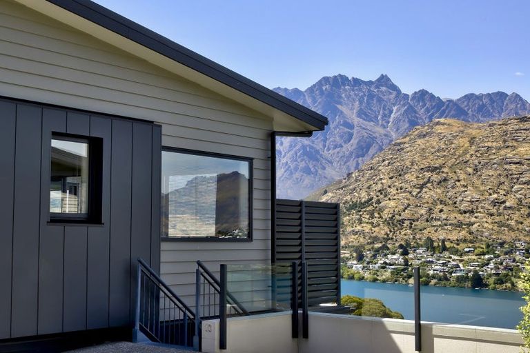 Photo of property in 8 Goldrush Way, Queenstown, 9300