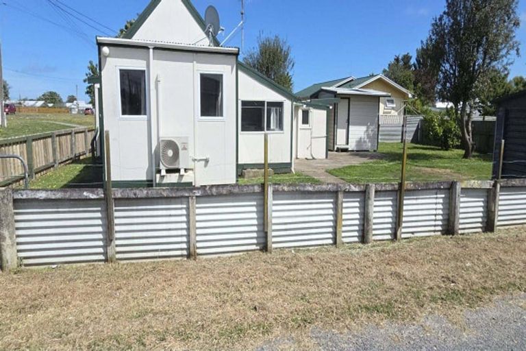Photo of property in 45/45b Avenue Road, Foxton, 4814