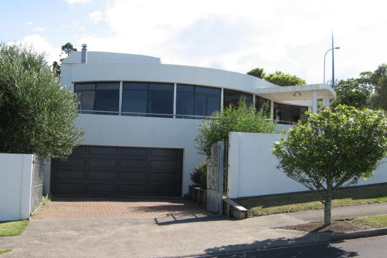 Photo of property in 2 Elsfield Place, Torbay, Auckland, 0630