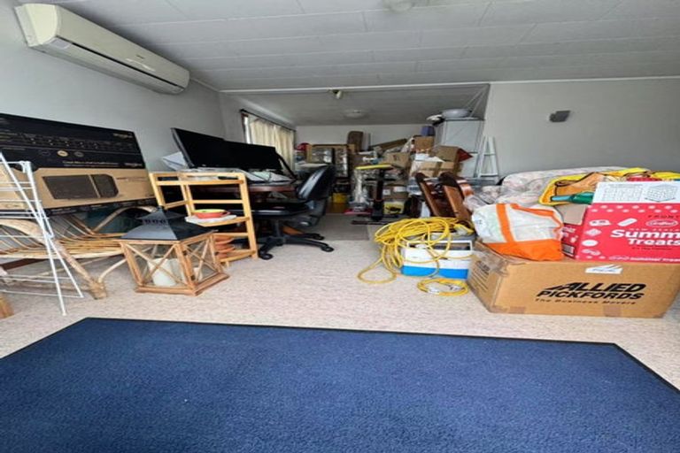 Photo of property in 65 Archmillen Avenue, Pakuranga Heights, Auckland, 2010