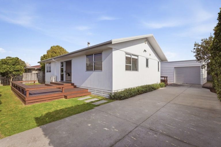 Photo of property in 21 Seaspray Drive, Mount Maunganui, 3116