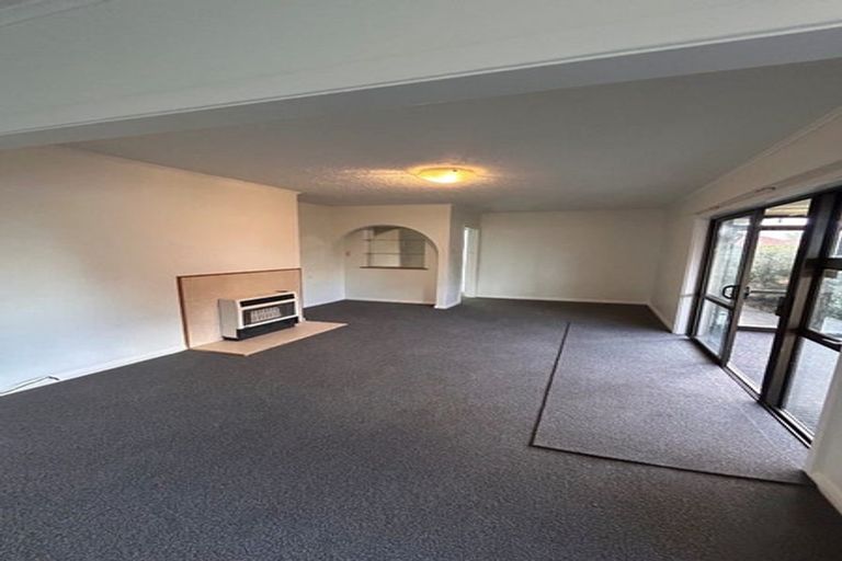 Photo of property in 8 Oakdale Street, Avonhead, Christchurch, 8042