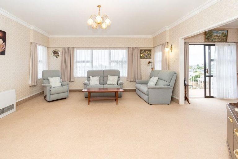 Photo of property in 51 Resthill Crescent, Glenview, Hamilton, 3206